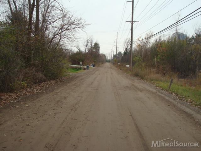 335 Lowery Road Troy, MI 48084 - Photo 3 of 9