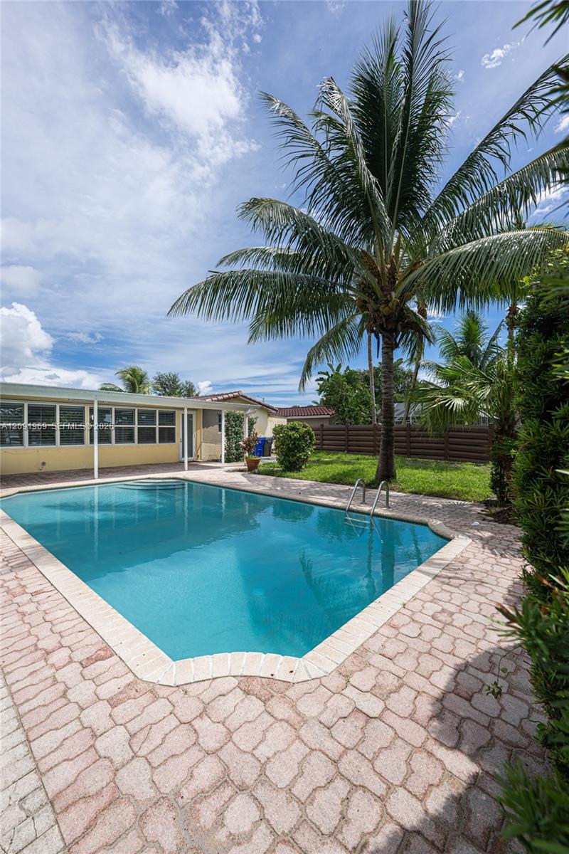 4710 West Park Road Hollywood, FL 33021 - Photo 46 of 56 Pool Patio