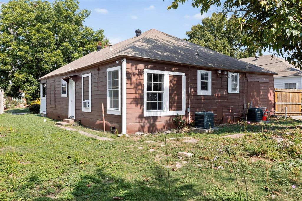 5020 Pershing Street Dallas, TX 75206 - Photo 24 of 30 a view of a house with a yard and sitting area