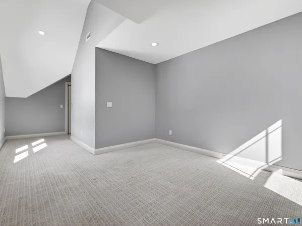 $1,199,900 | 34-1 Johnny Cake Hill Road, Old Lyme, CT 06371