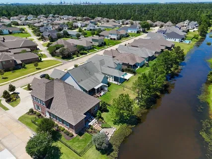 $865,000 | 5847 Lakeview Lane, Lake Charles, LA 70605