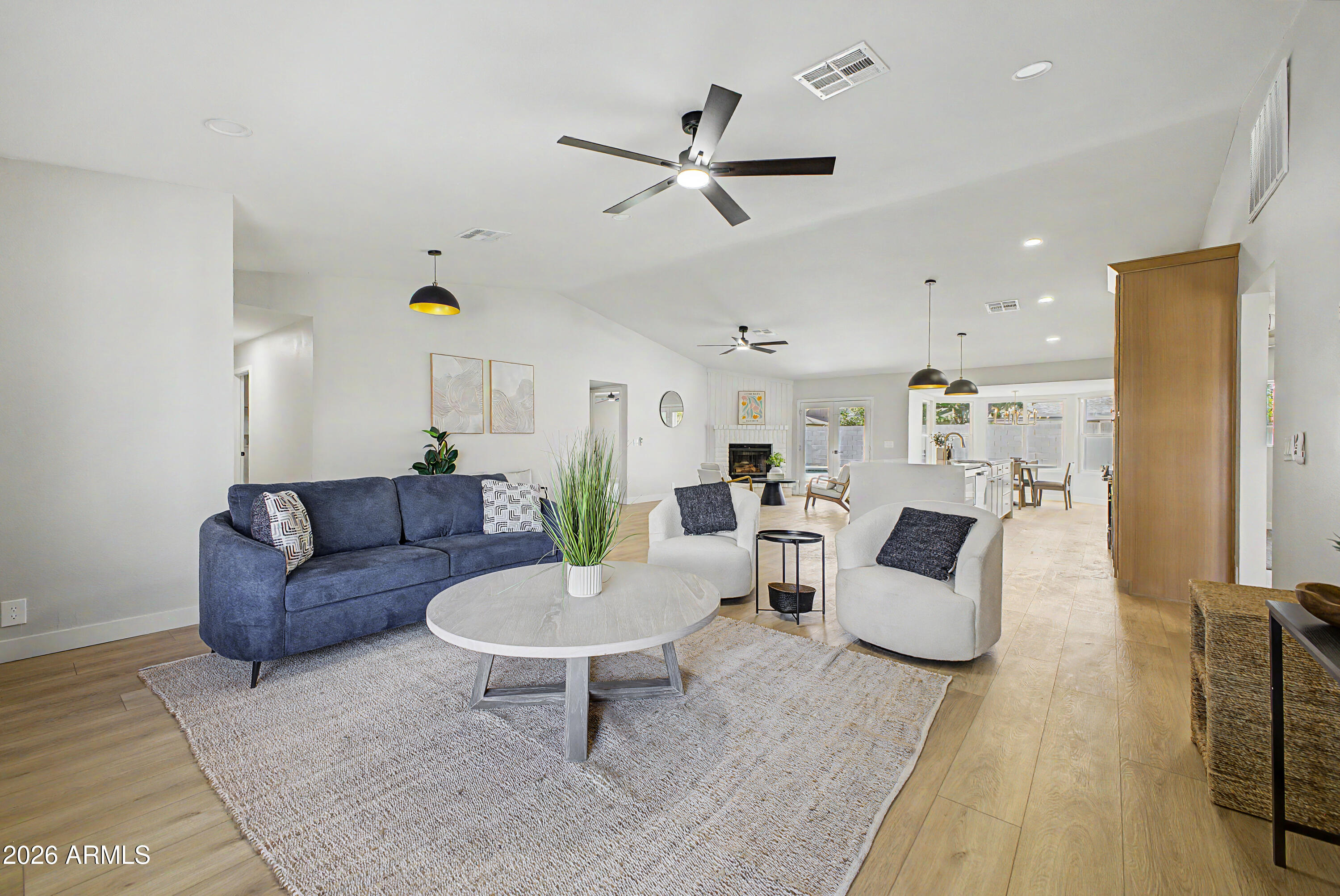 906 West Redfield Road Tempe, AZ 85283 - Photo 6 of 32 r11