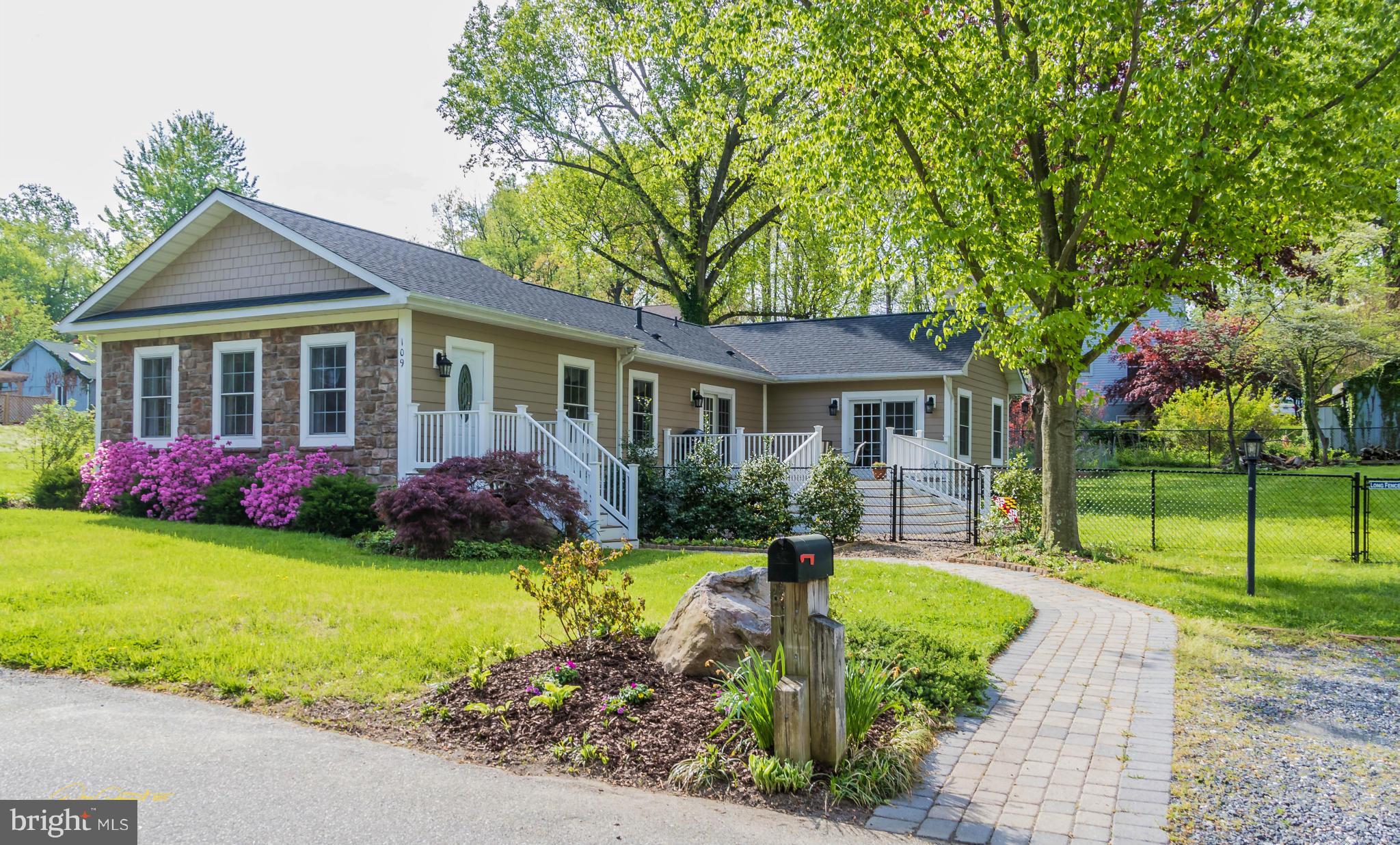 109 Severn Avenue Severna Park, MD 21146 - Photo 1 of 29 Exterior (Front)