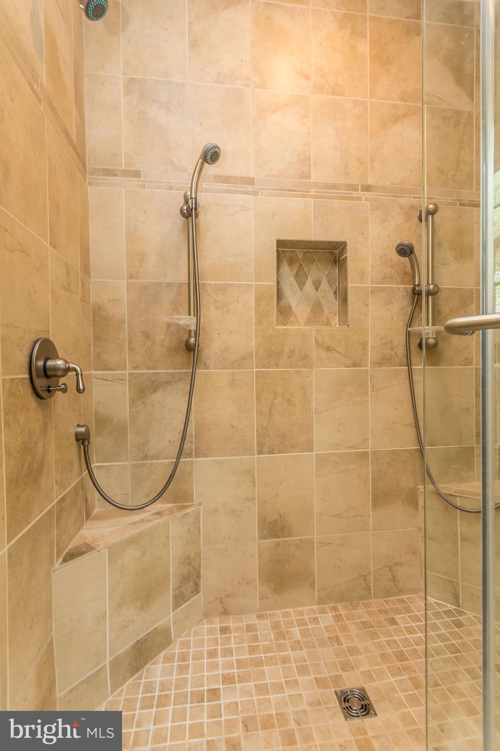 109 Severn Avenue Severna Park, MD 21146 - Photo 16 of 29 Bath (Master)