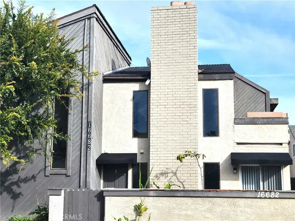 $3,600 | 16682 Dolores Lane, Huntington Beach, CA 92649