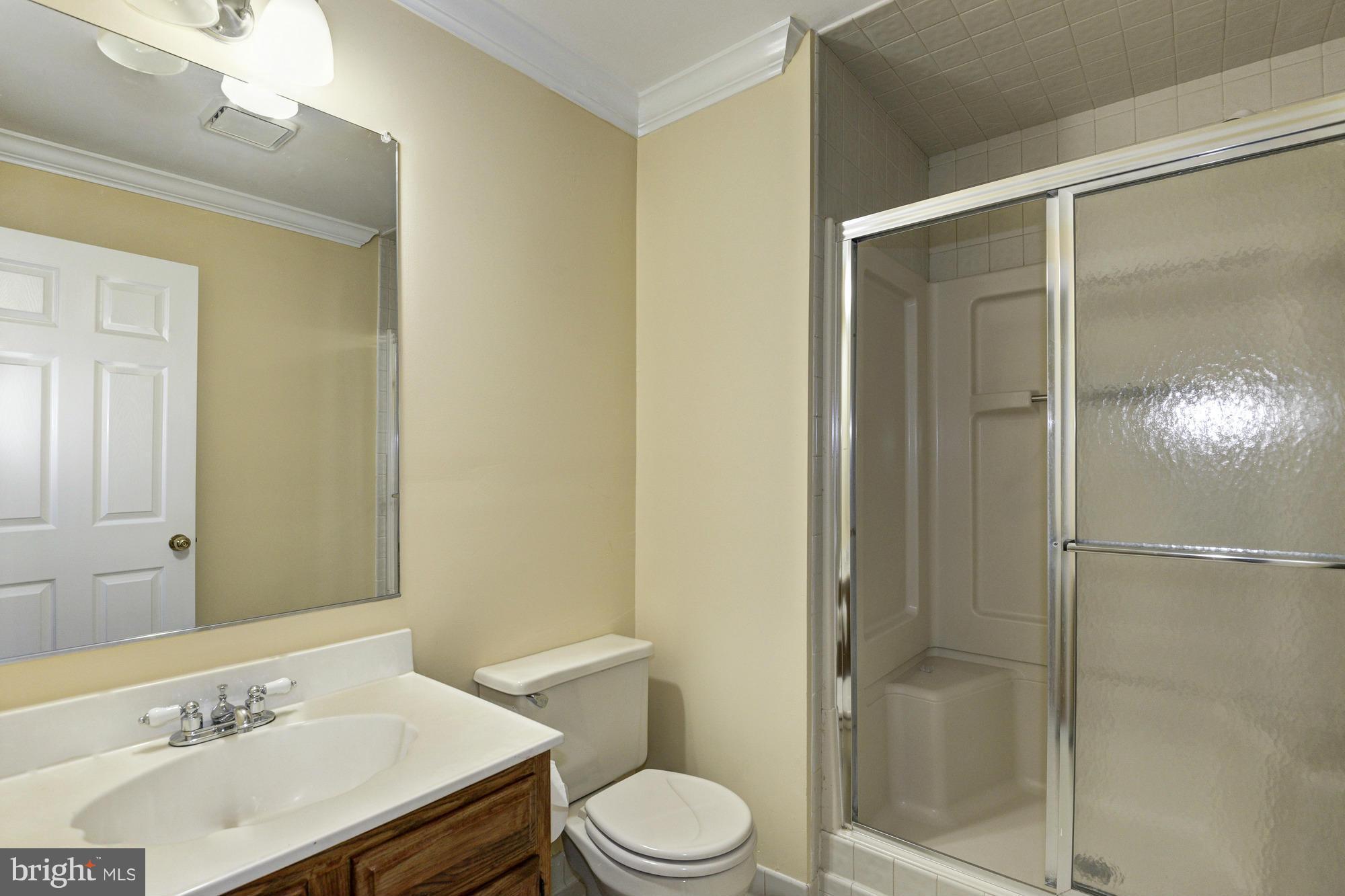 1029 Spring Hill Road McLean, VA 22102 - Photo 26 of 30 Bath