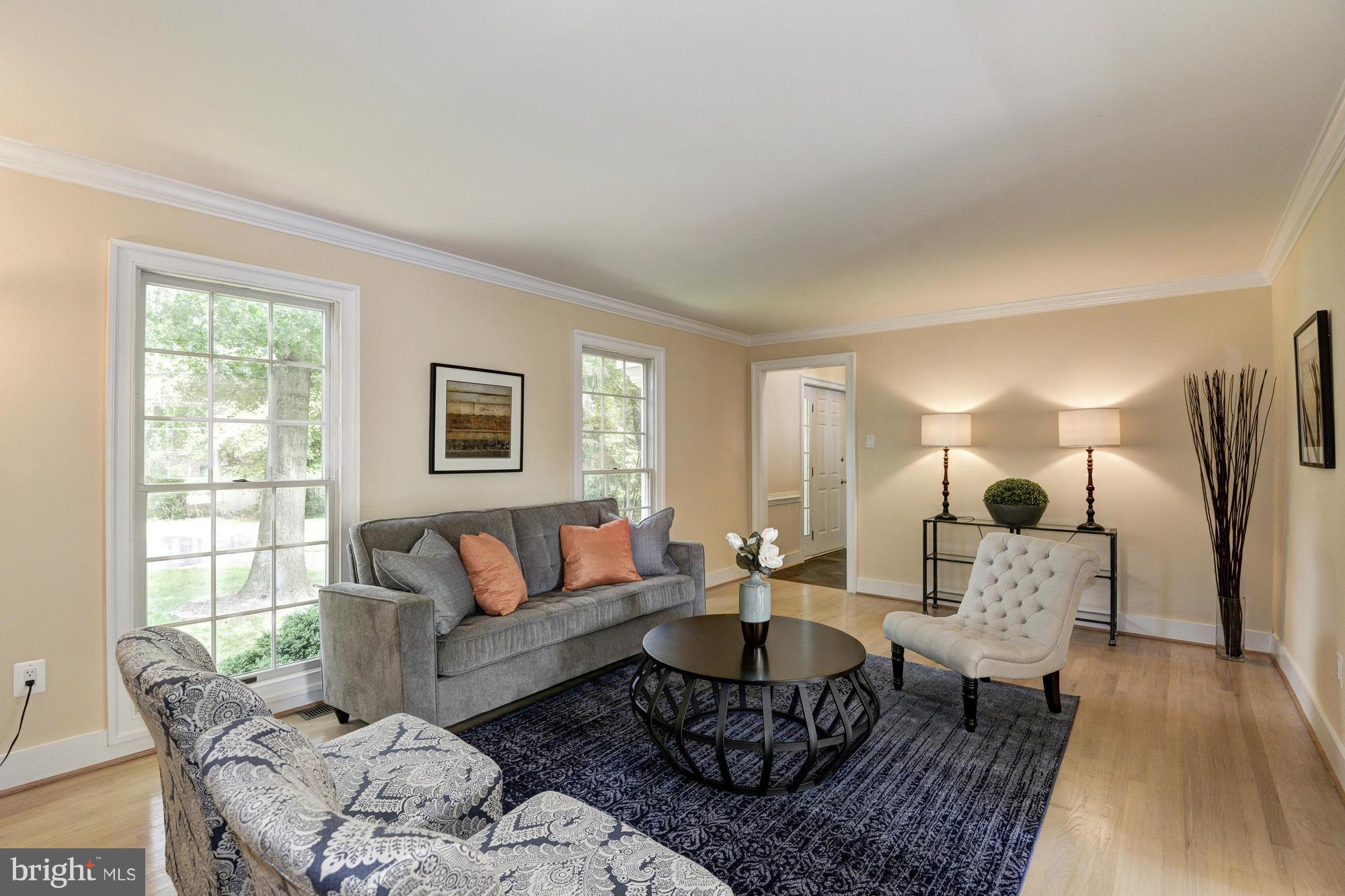1029 Spring Hill Road McLean, VA 22102 - Photo 4 of 30 Living Room