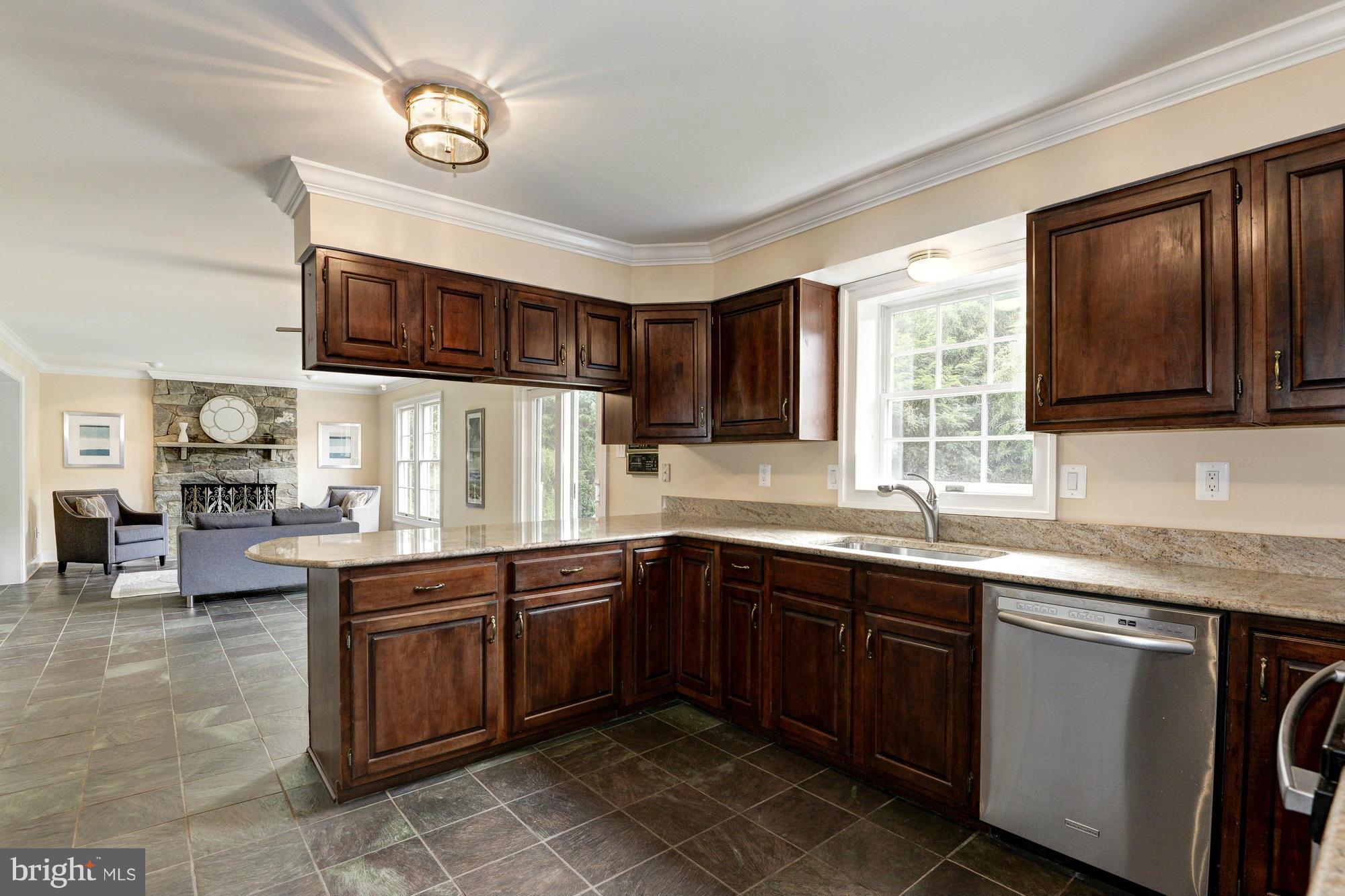 1029 Spring Hill Road McLean, VA 22102 - Photo 9 of 30 Kitchen