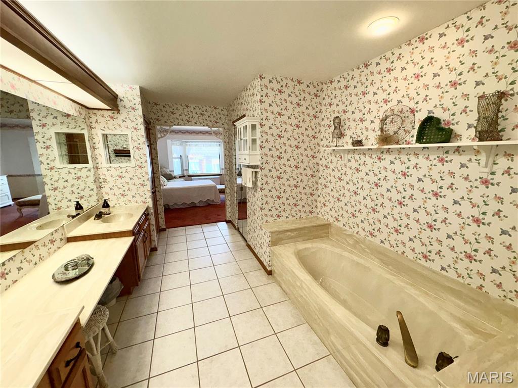 15803 Harris Ridge Court Chesterfield, MO 63017 - Photo 24 of 55