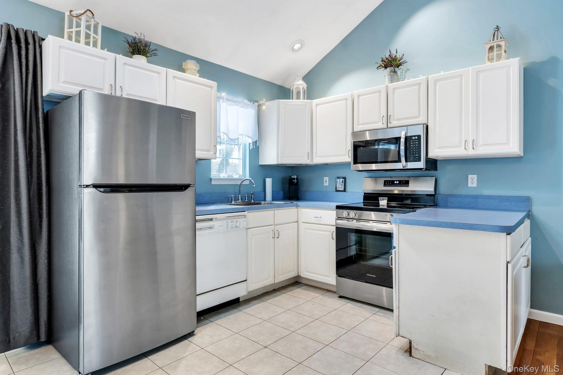 83 Friendship Drive Rocky Point, NY 11778 - Photo 34 of 49