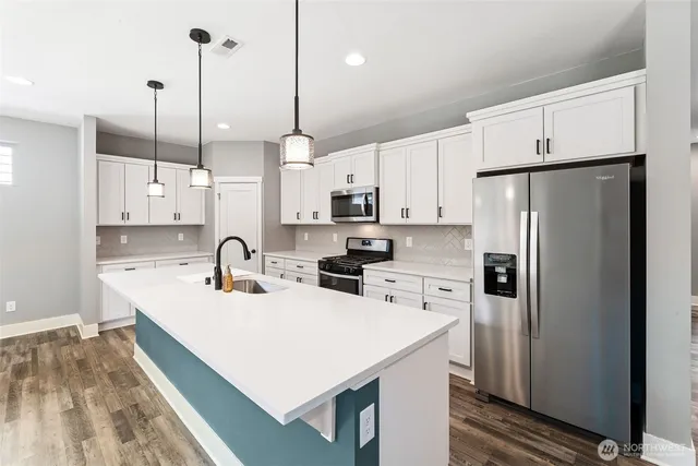 $699,950 | 19010 133rd St Court East, Bonney Lake, WA 98391