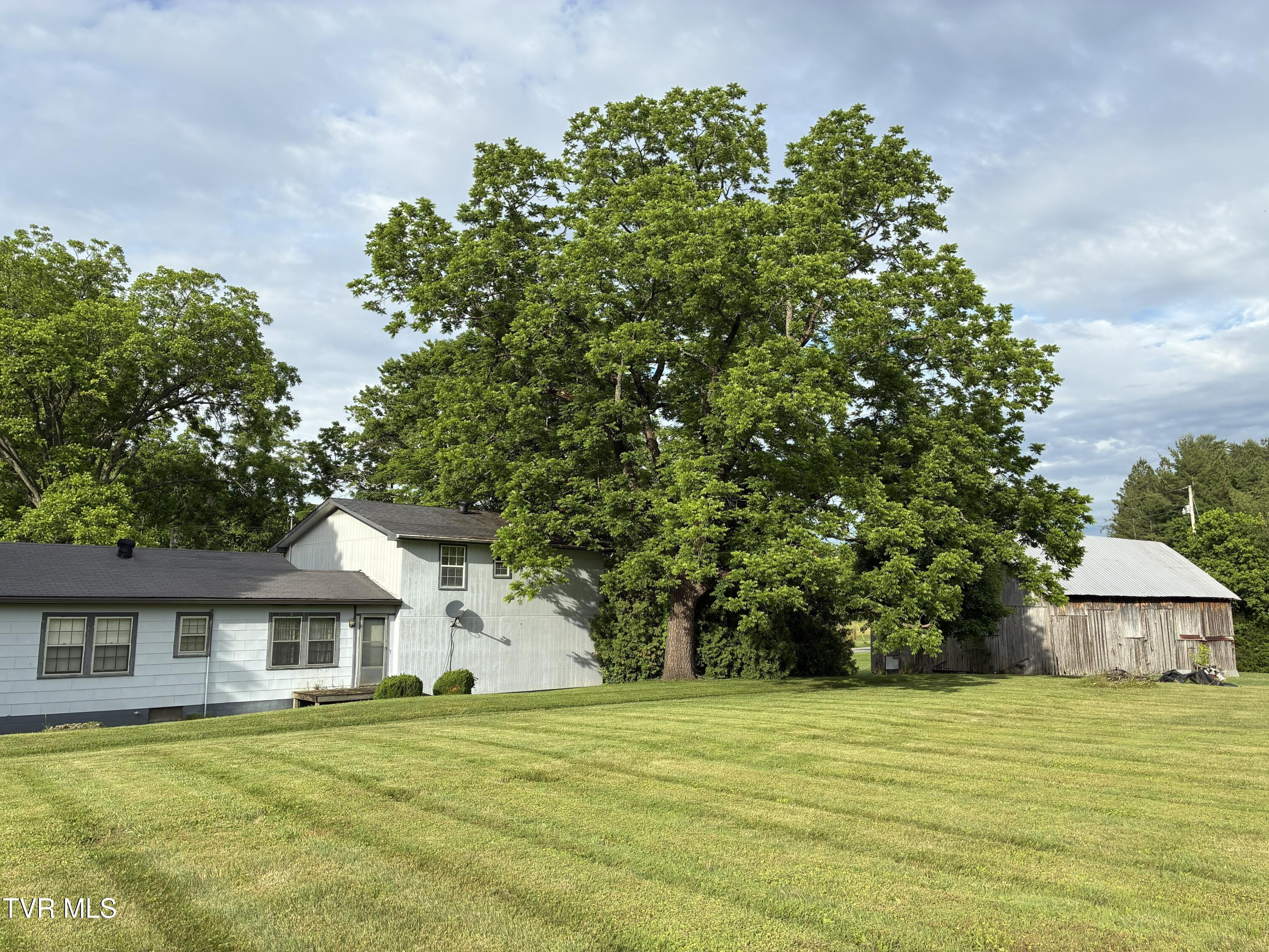 940 Middle Creek Road Afton, TN 37616 - Photo 26 of 80 exterior view 8