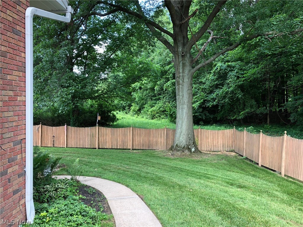 433 Sandhurst Road Akron, OH 44333 - Photo 6 of 8 Privacy fencing.