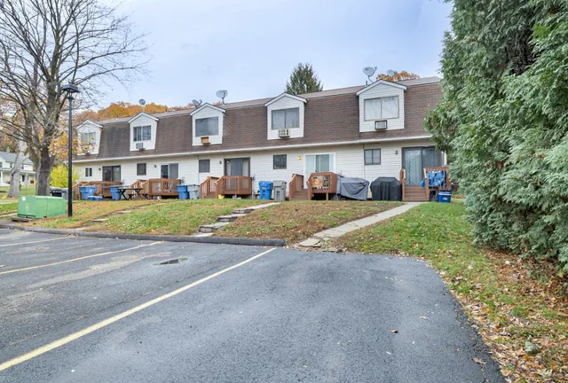 $178,000 | 220 Blakeslee Street, Unit 220, Bristol, CT 06010