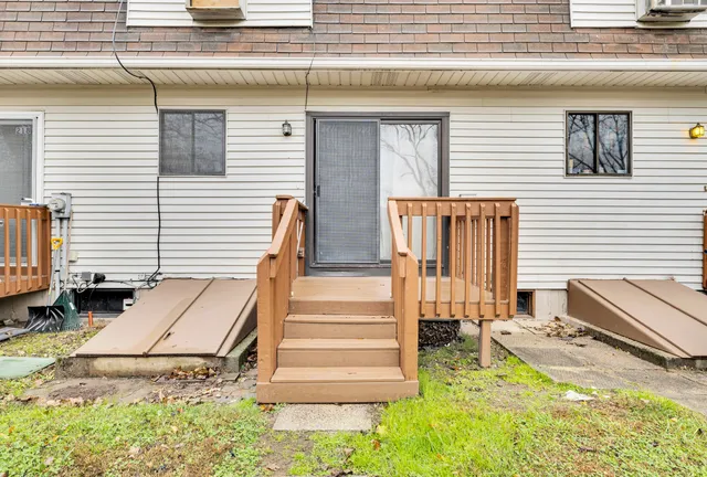 $178,000 | 220 Blakeslee Street, Unit 220, Bristol, CT 06010