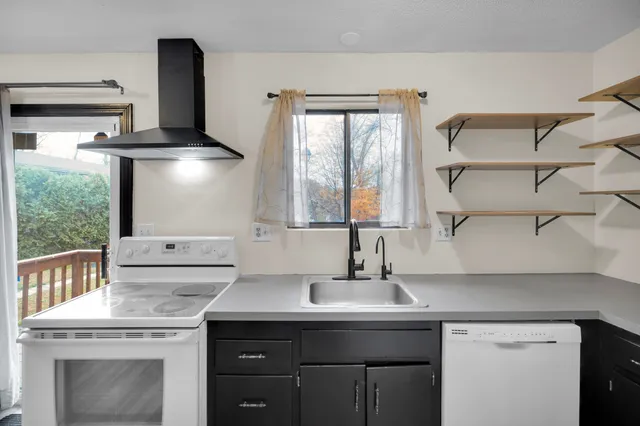 $178,000 | 220 Blakeslee Street, Unit 220, Bristol, CT 06010