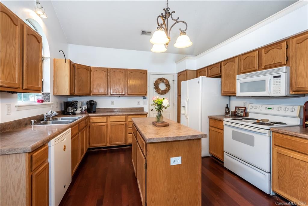 7207 Reedy Creek Road Charlotte, NC 28215 - Photo 15 of 39