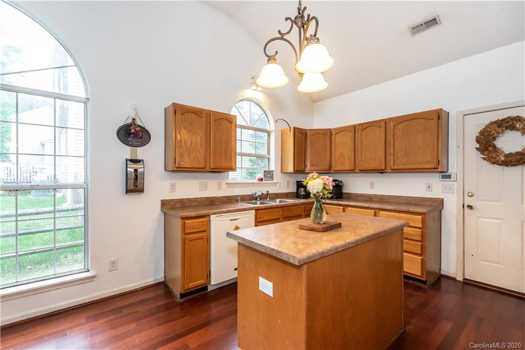 7207 Reedy Creek Road Charlotte, NC 28215 - Photo 16 of 39