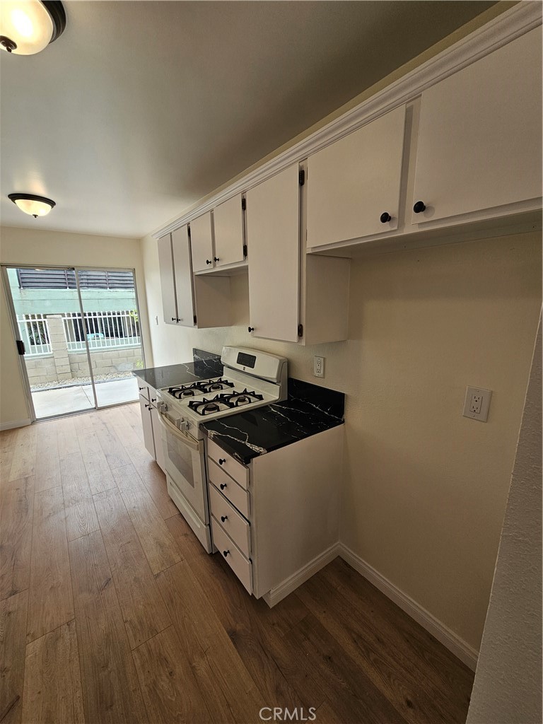 7124 Valmont Street, Unit 5 Tujunga, CA 91042 - Photo 4 of 19