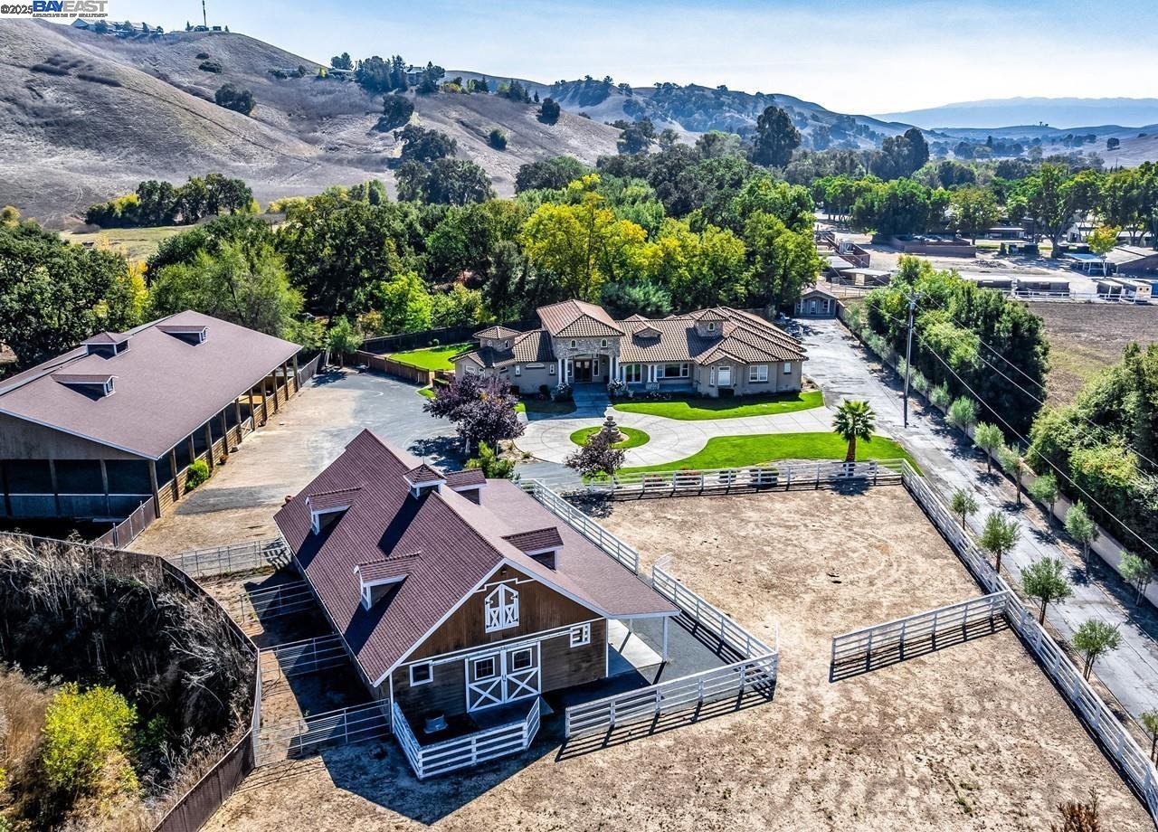 an aerial view of a house having garden
