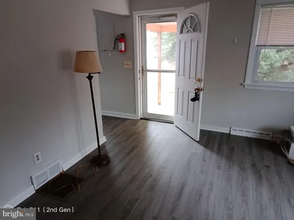 $1,600 | 16 North Orchard Street, Gibbstown, NJ 08027