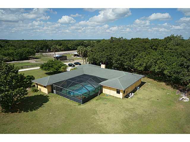 2069 South Brocksmith Road Fort Pierce, FL 34945 - Photo 9 of 25 Gallery Image 9