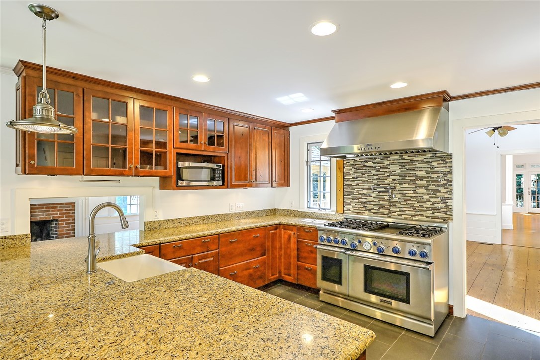 17 Austin Lane Little Compton, RI 02837 - Photo 11 of 38