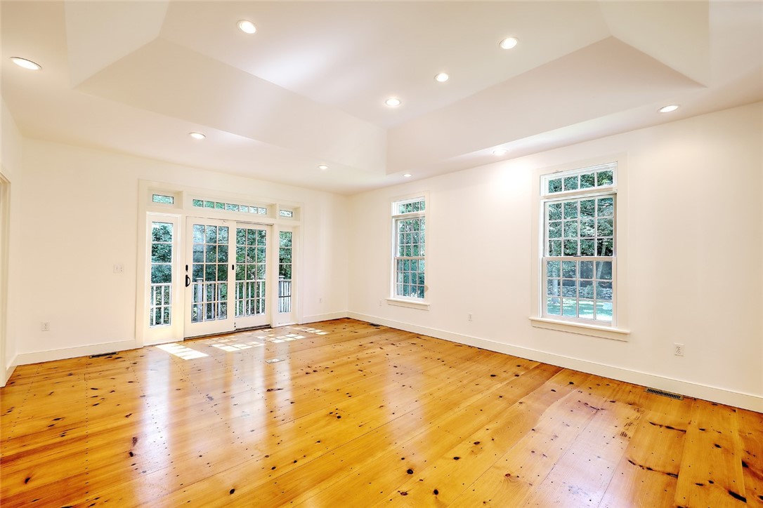 17 Austin Lane Little Compton, RI 02837 - Photo 16 of 38 Primary Suite