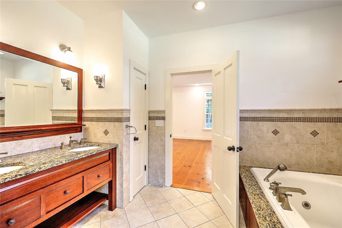 17 Austin Lane Little Compton, RI 02837 - Photo 17 of 38 Primary Bath