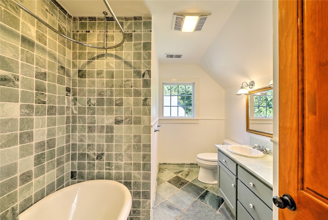 17 Austin Lane Little Compton, RI 02837 - Photo 22 of 38 2nd Bath