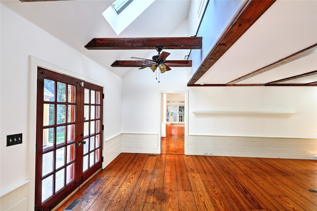 17 Austin Lane Little Compton, RI 02837 - Photo 6 of 38 Family Room