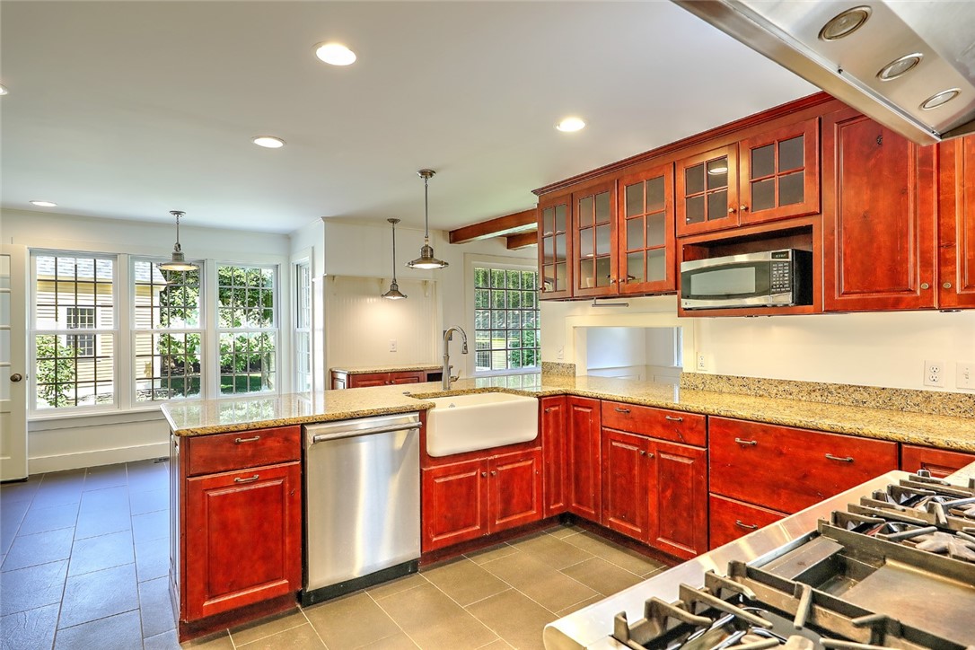 17 Austin Lane Little Compton, RI 02837 - Photo 9 of 38