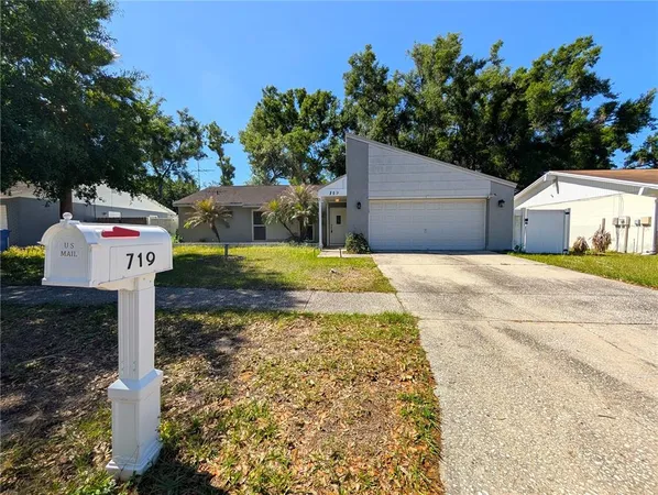 $2,275 | 719 Regent Circle South, Brandon, FL 33511