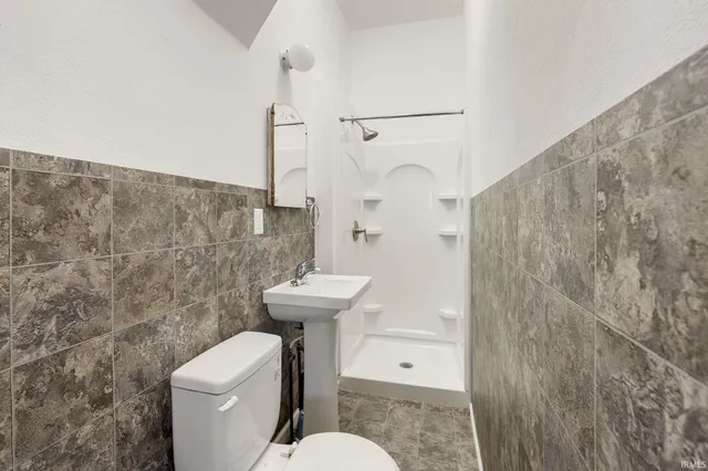 $329,900 | 304 North Main Street, Columbia City, IN 46725