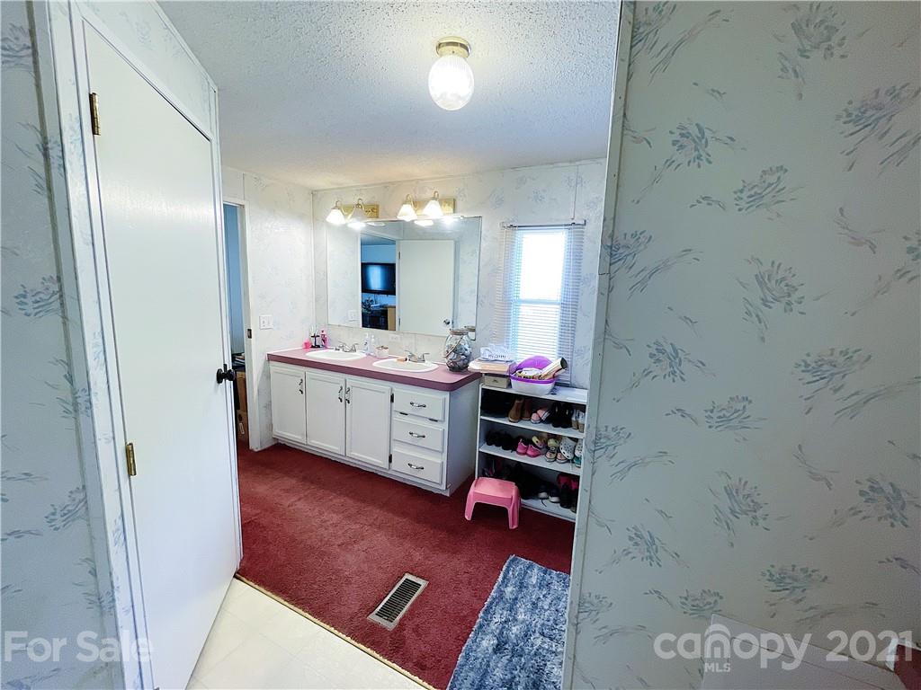 219 High Ridge Circle Maiden, NC 28650 - Photo 17 of 26 Gallery Image 17