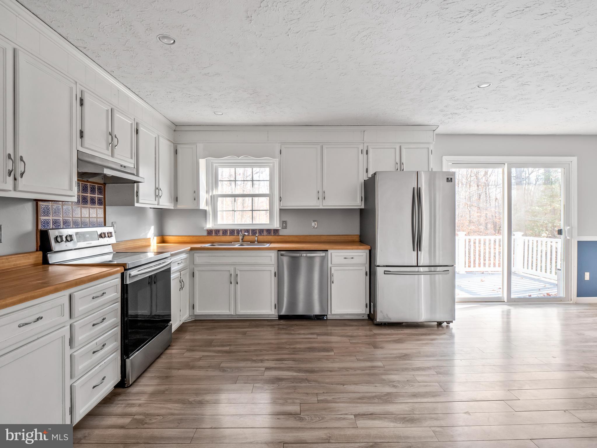 111 Eley Road Fredericksburg, VA 22406 - Photo 7 of 36 Kitchen