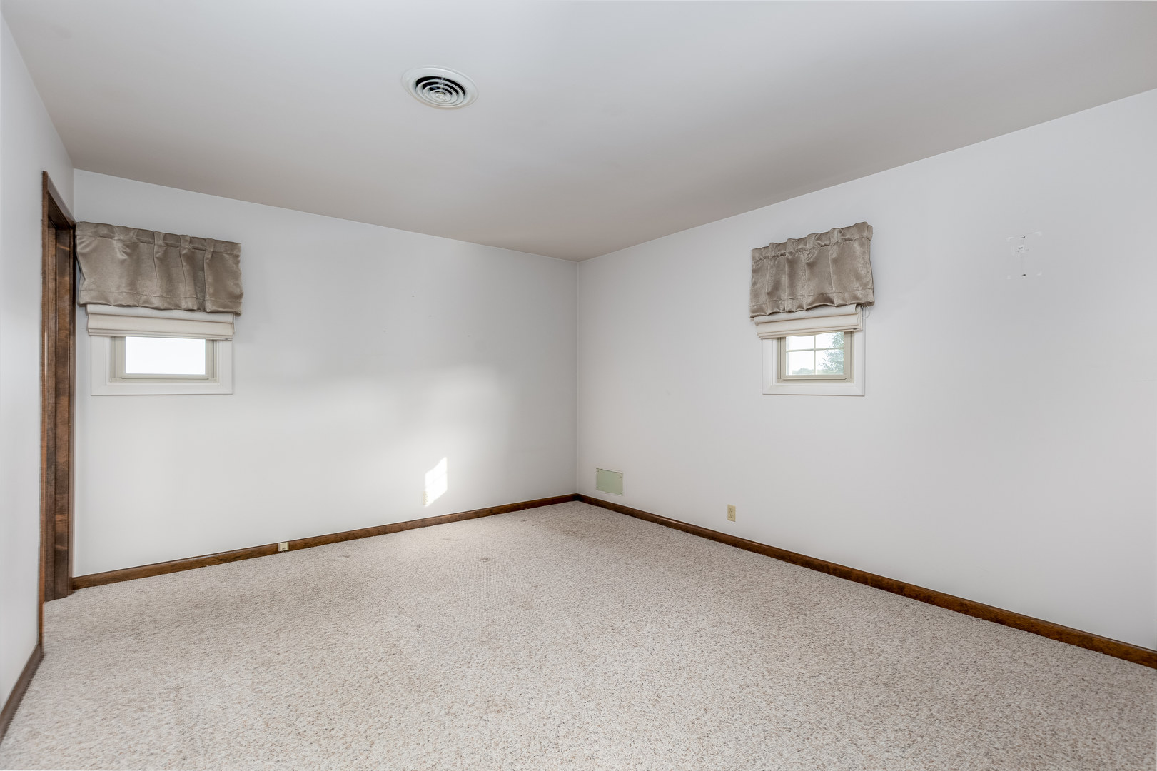 1526 East 18th Road Streator, IL 61364 - Photo 11 of 23 an empty room with a empty space and windows