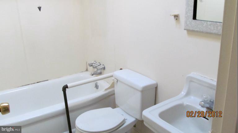 8011 Wynbrook Road Baltimore, MD 21224 - Photo 1 of 17 Bath