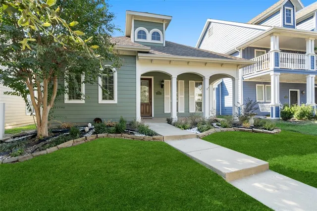 $309,800 | 1124 Spanish Moss Drive, Savannah, TX 76227