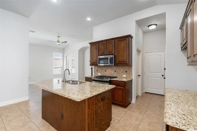 $309,800 | 1124 Spanish Moss Drive, Savannah, TX 76227