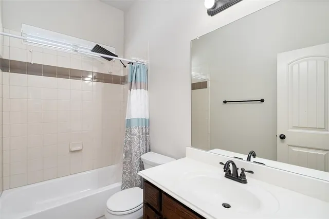 $309,800 | 1124 Spanish Moss Drive, Savannah, TX 76227