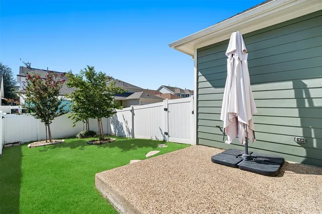 $309,800 | 1124 Spanish Moss Drive, Savannah, TX 76227