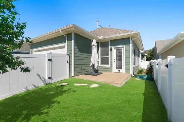 $309,800 | 1124 Spanish Moss Drive, Savannah, TX 76227