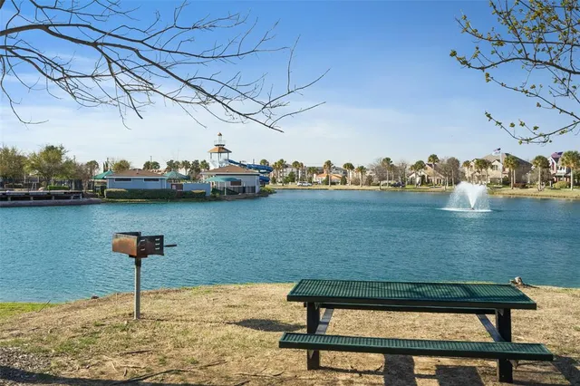 $309,800 | 1124 Spanish Moss Drive, Savannah, TX 76227