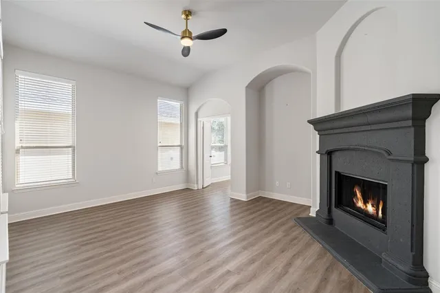 $309,800 | 1124 Spanish Moss Drive, Savannah, TX 76227