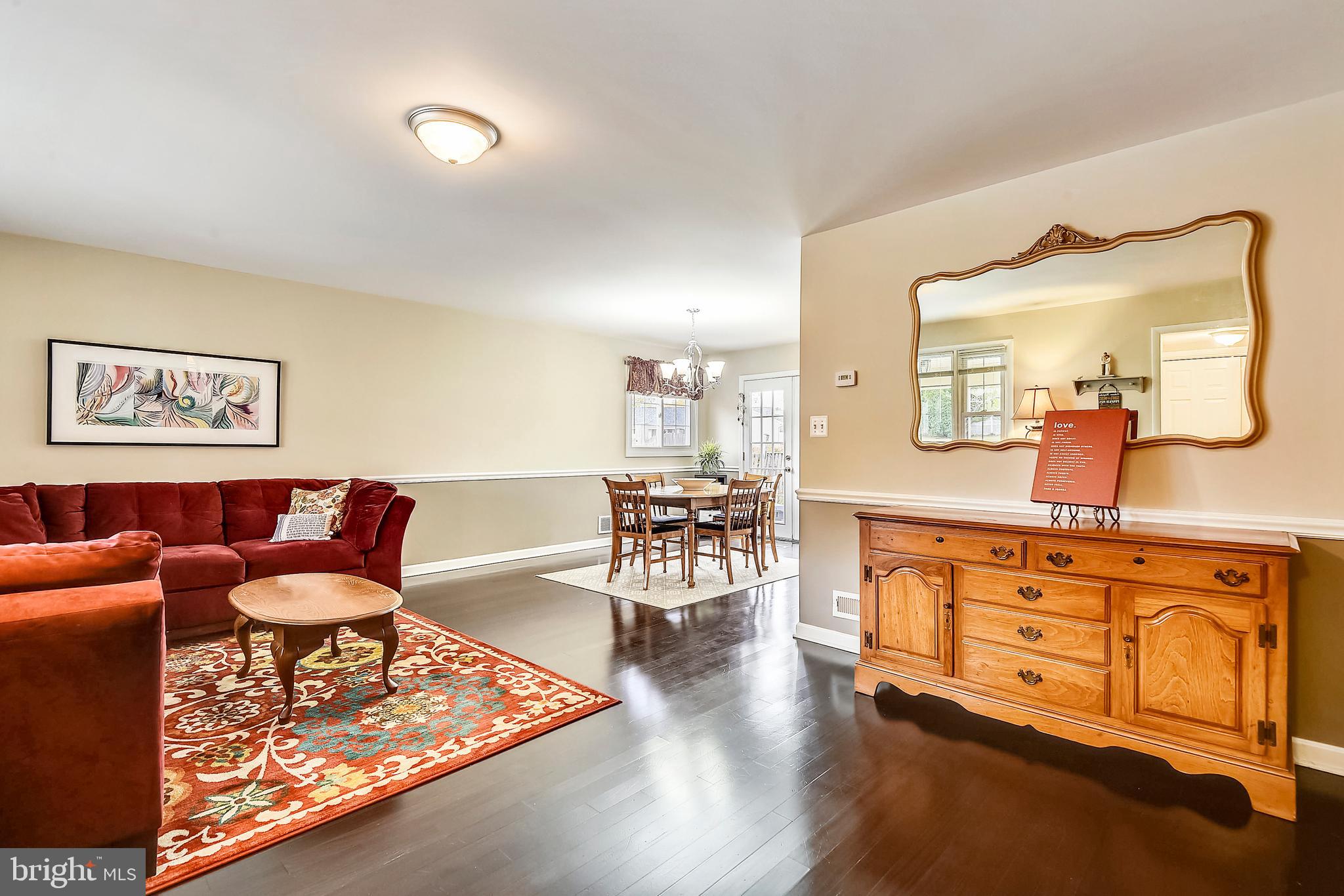 112 Ridgely Road Glen Burnie, MD 21061 - Photo 14 of 47 Living Room