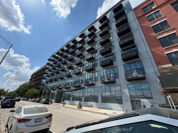 $3,900 | 1224 West Van Buren Street, Unit 713, Chicago, IL 60607