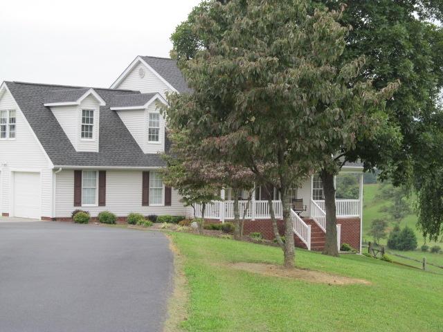 617 Country Club Road Troutville, VA 24175 - Photo 3 of 39 Side