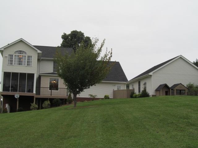 617 Country Club Road Troutville, VA 24175 - Photo 4 of 39 Rear