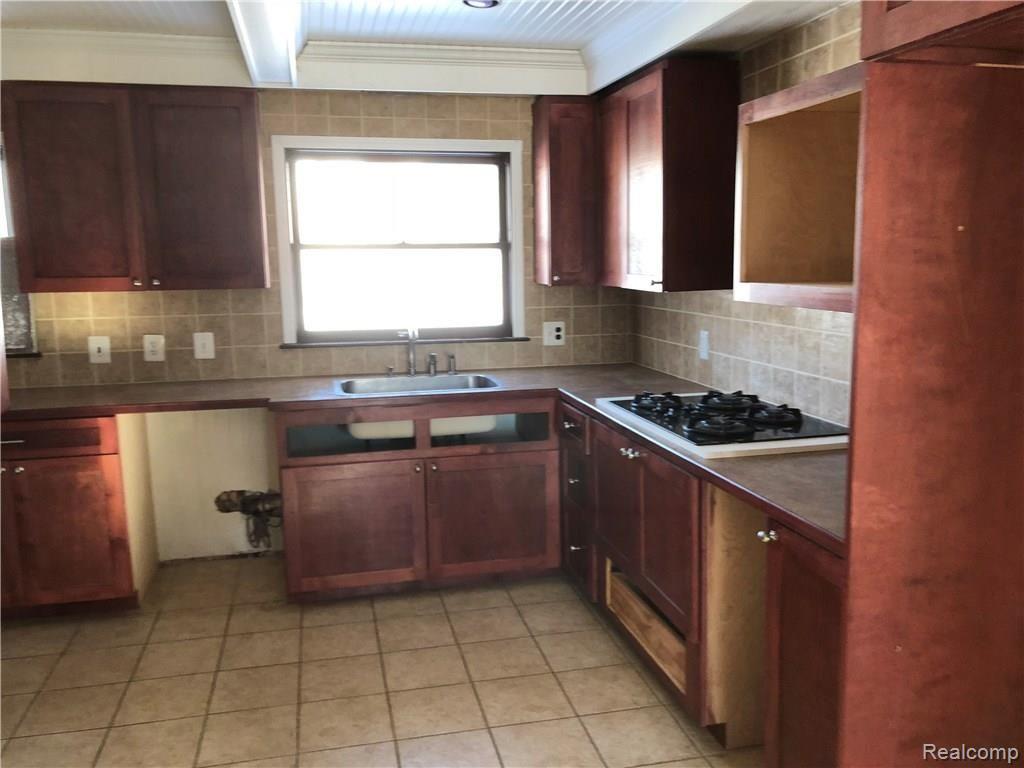 35360 Six Mile Road Livonia, MI 48152 - Photo 8 of 16